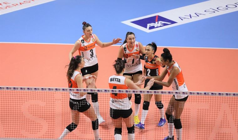 Eczacıbaşı VitrA, Kupa Voley’de finalde