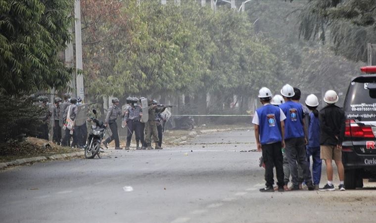 Myanmar'da güvenlik güçlerinin silahlı müdahalesi sonucu ölen sivillerin sayısı 701'e çıktı