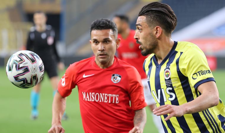 Fenerbahçe'nin başarılı kalecisi Altay'dan büyük hata