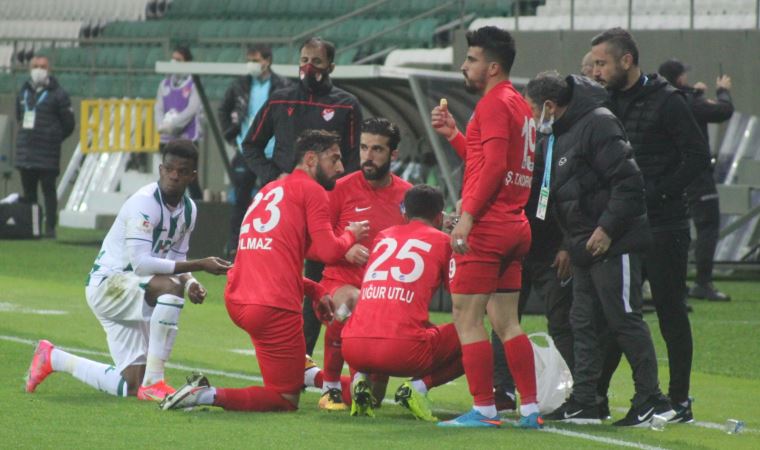 Sahalarda bir ilk! Ezan sakatlığa denk geldi iftar yaptılar