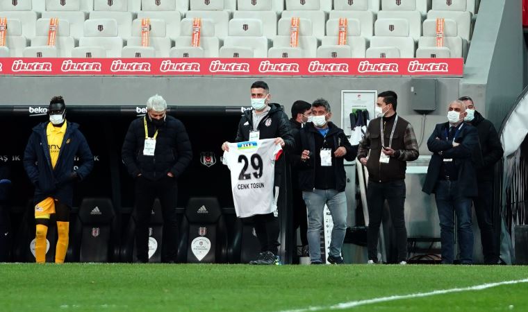 Beşiktaşlı futbolcular, Cenk Tosun’u unutmadı