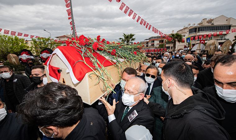 Torbalı Belediye Başkanı Uygur karanfillerle uğurlandı