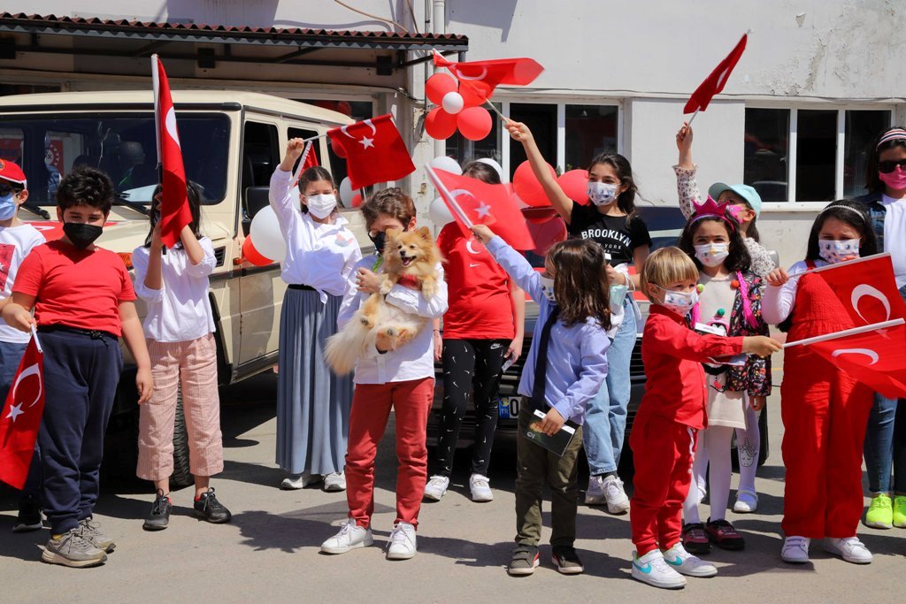 23 Nisan gün boyu çeşitli etkinliklerle kutlandı