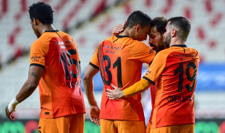 Galatasaray, üçüncü yıldızın yıl dönümünü kutladı