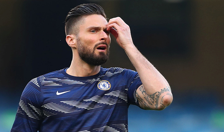 Chelsea'nin yıldız ismi Oliver Giroud'nun transfer belirsizliği sürüyor