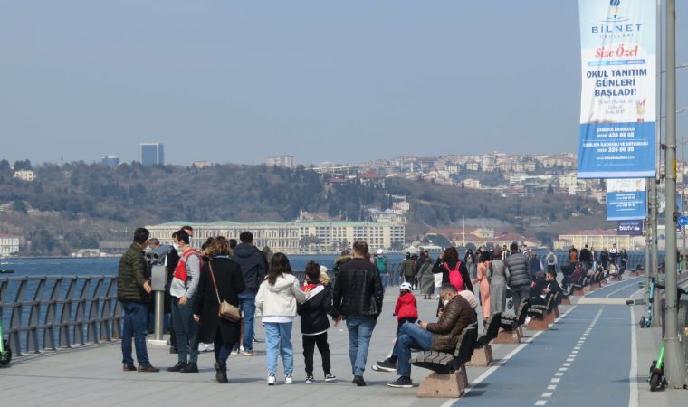 Üsküdar Sahili'nde turist yoğunluğu