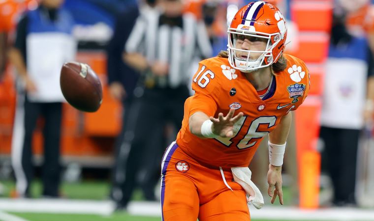 2021 NFL Draftı’nda Trevor Lawrence ilk sıradan seçildi