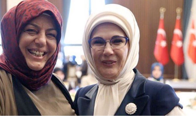 Emine Erdoğan'a yakın Star yazarı Eraslan'dan bakanlığına fahiş fiyatla ürün satan Pekcan'a gönderme