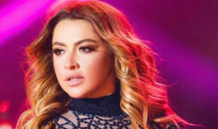 Hadise isyan etti: 'Roberto Carlos bacaklı' dediler