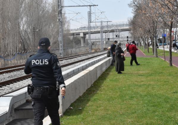 Market açılışında koronavirüse rağmen 'indirim' izdihamı