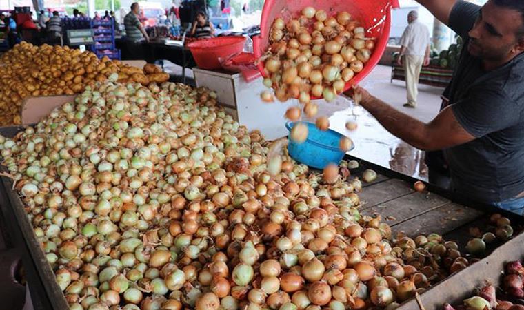 Bakan Pakdemirli: Patates ve kuru soğan alıp ihtiyaç sahibi ailelere bedelsiz olarak dağıtacağız