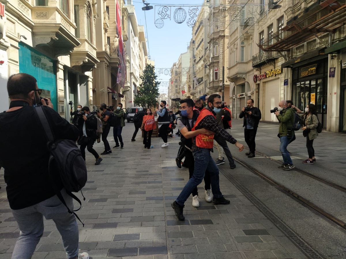 Yer: Taksim, yine müdahale!