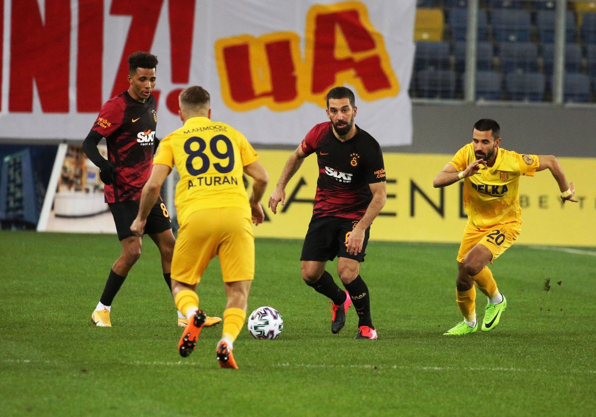 Galatasaray'da sene sonu sözleşmesi bitecek futbolcular