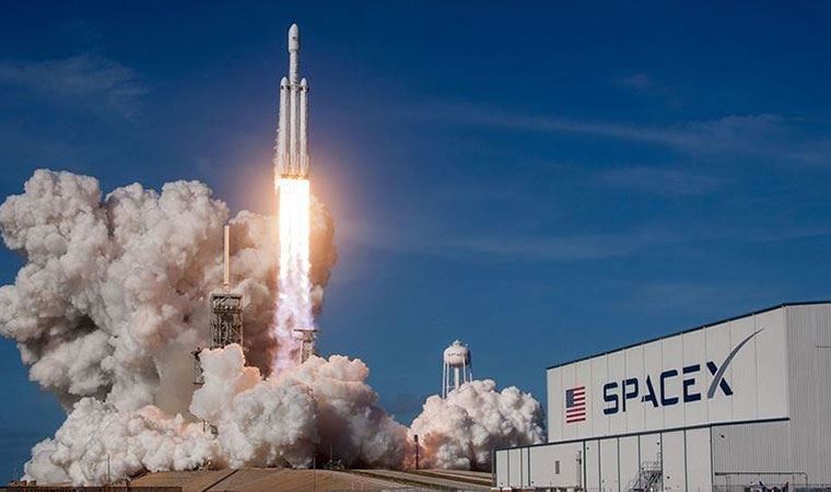 SpaceX, Starlink ağı için 60 internet uydusunu daha uzaya fırlattı (10.05.2021)