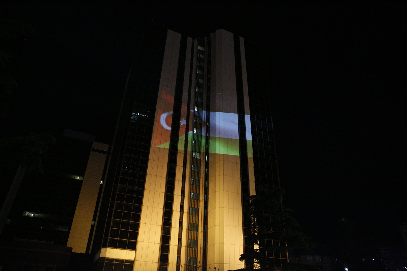 İstanbul'da gece yarısı büyük protesto