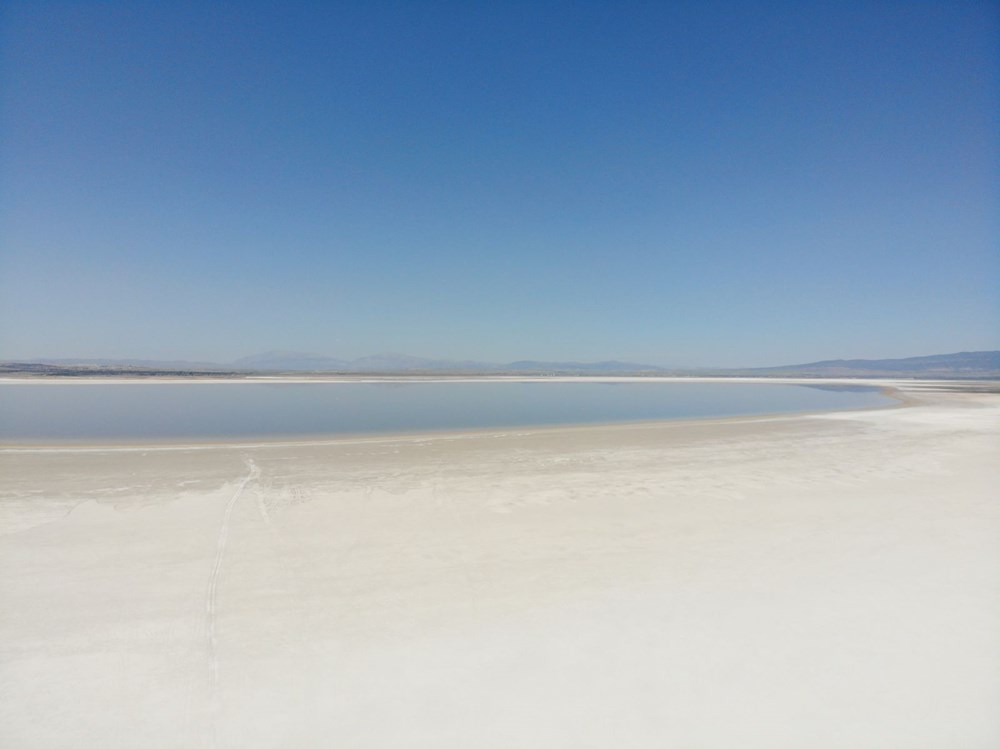 Dünyanın 2. büyük doğal sodyum kaynağı 'Acıgöl'de sular 500 metre çekildi