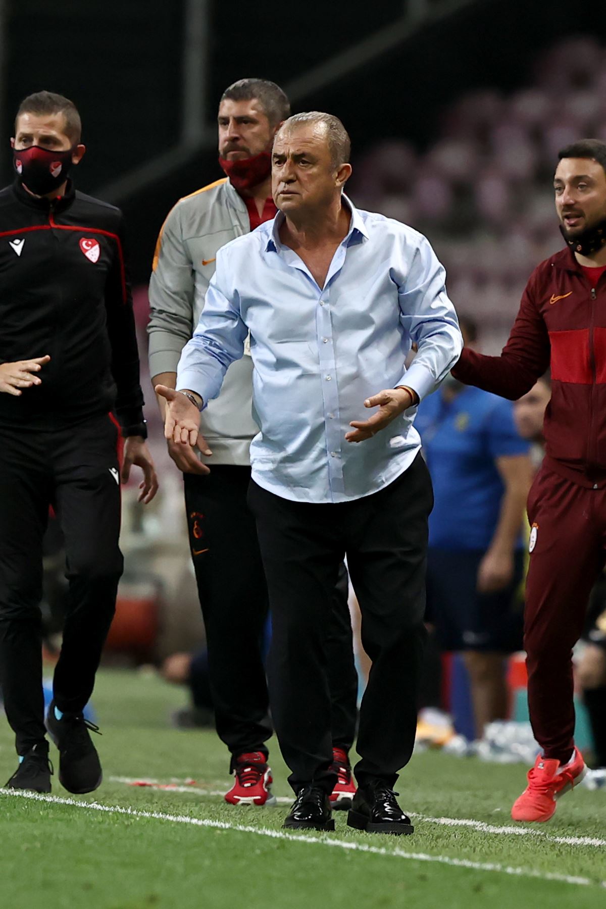 Galatasaray'da Fatih Terim, çok sert ifadeler kullandı: "İçeri ile savaştık"