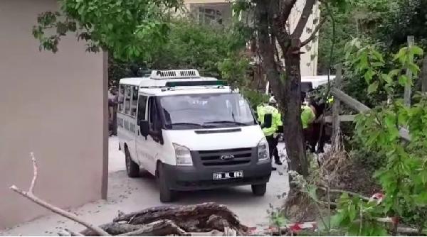 Giresun'da baltalı saldırı! Annesinin boğazını kesti, kardeşini ve polisleri yaraladı