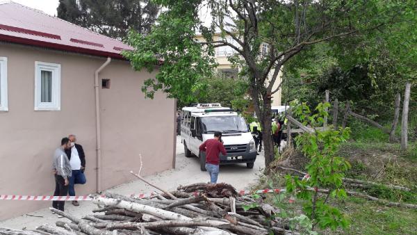 Giresun'da baltalı saldırı! Annesinin boğazını kesti, kardeşini ve polisleri yaraladı