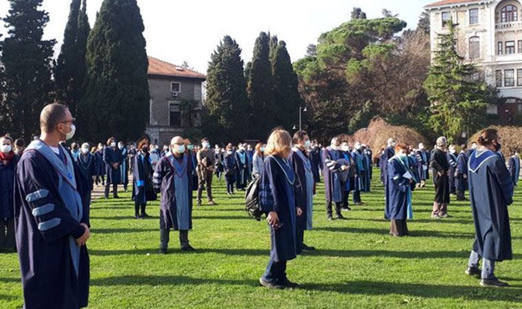 Boğaziçi mezunlarından, akademisyenlere destek