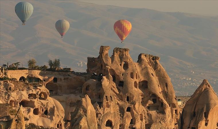 Kapadokya’da balonlar yeniden gökyüzü ile buluştu