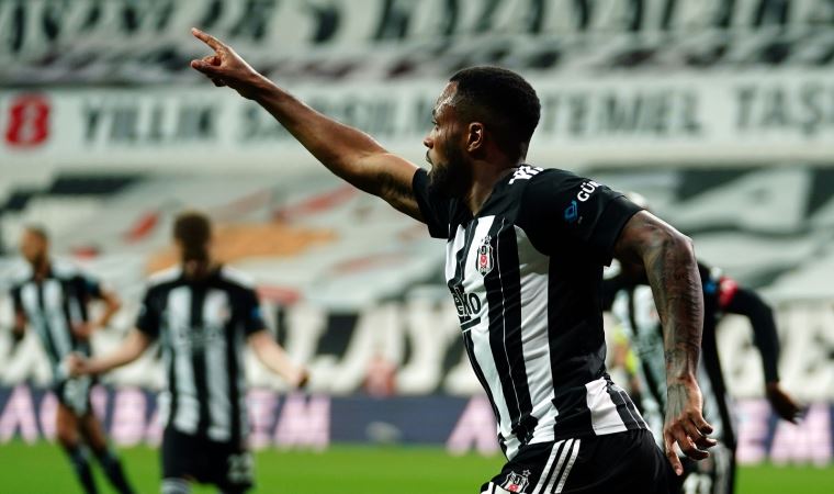 Beşiktaşlı Larin, krallık yarışına ortak olurken maç topunu kimseye bırakmadı!