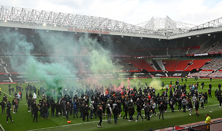 Manchester United Liverpool maçına taraftar engeli! Ertelendi....