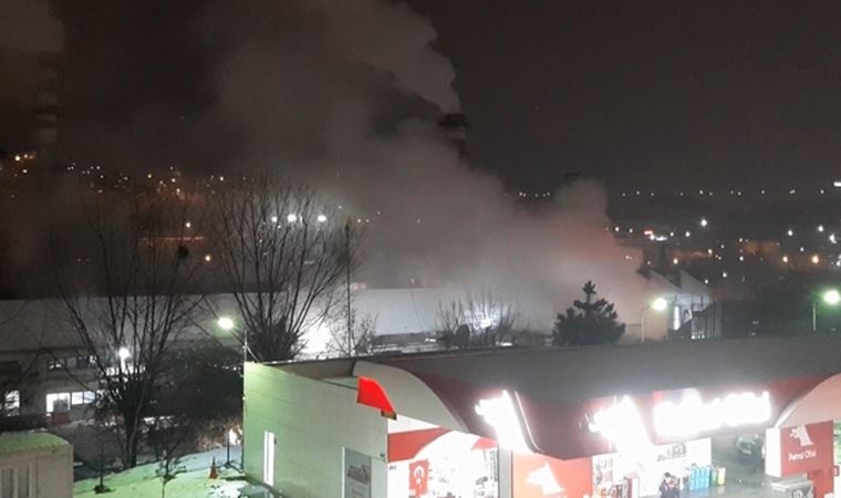 İstanbul'da izolasyon malzemesi üreten fabrikada çıkan yangın söndürüldü