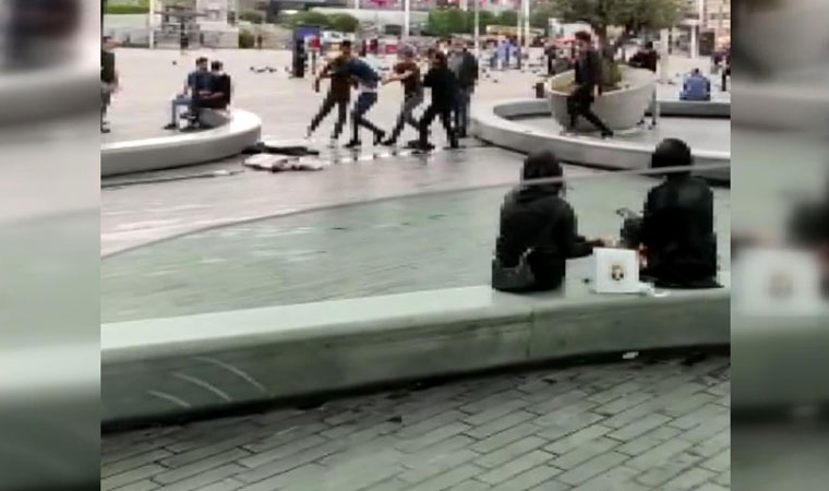 Taksim Meydanı'nda kemerli kavga, özel harekat devreye girdi