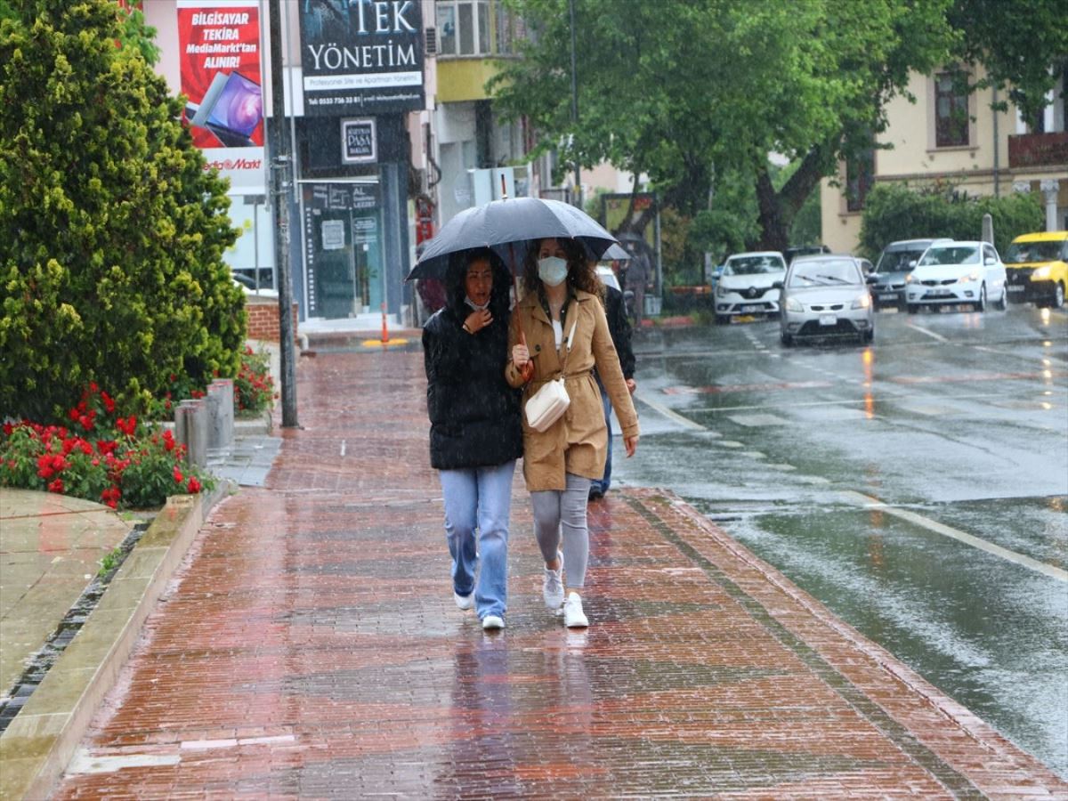 Meteoroloji saat verdi... Dikkat! Birçok ile kuvvetli sağanak uyarısı