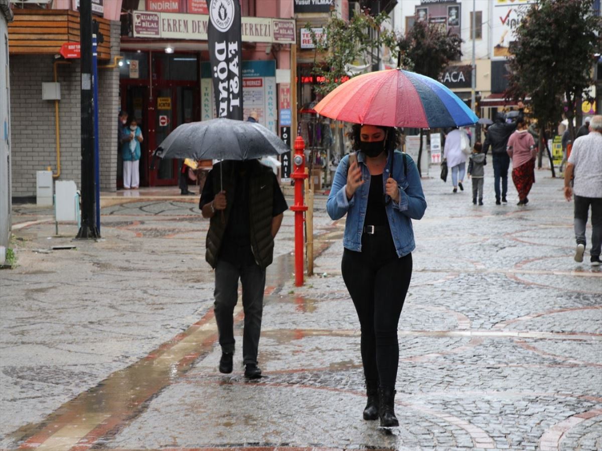 Meteoroloji saat verdi... Dikkat! Birçok ile kuvvetli sağanak uyarısı