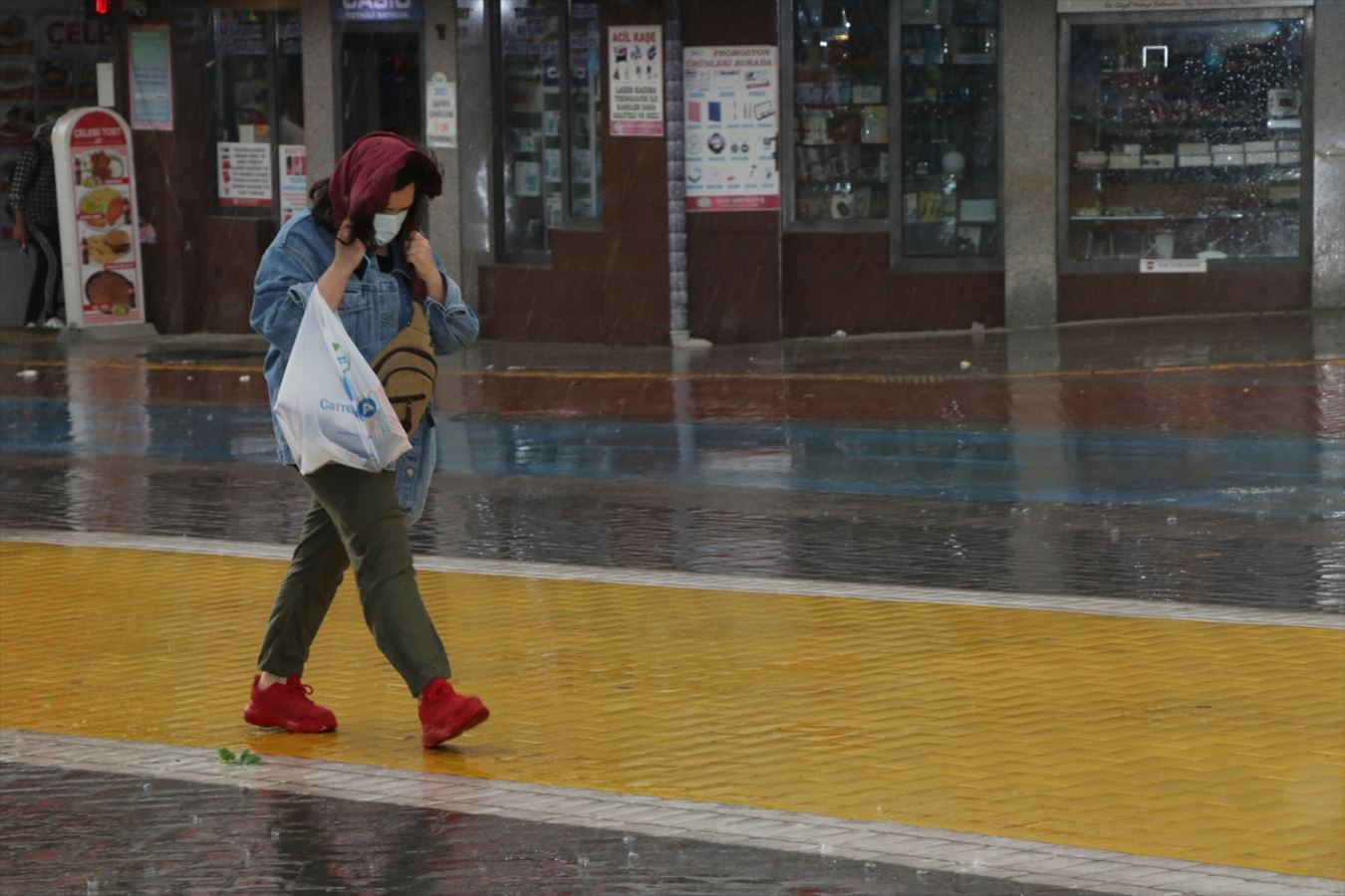 Meteoroloji saat verdi... Dikkat! Birçok ile kuvvetli sağanak uyarısı