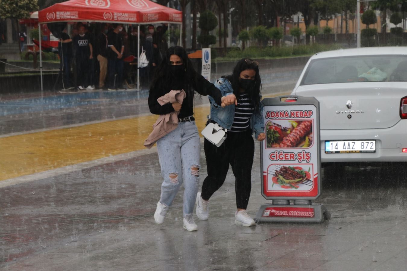 Meteoroloji saat verdi... Dikkat! Birçok ile kuvvetli sağanak uyarısı