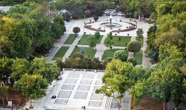 Taksim'de Gezi anması yasaklandı, metro seferleri durduruldu