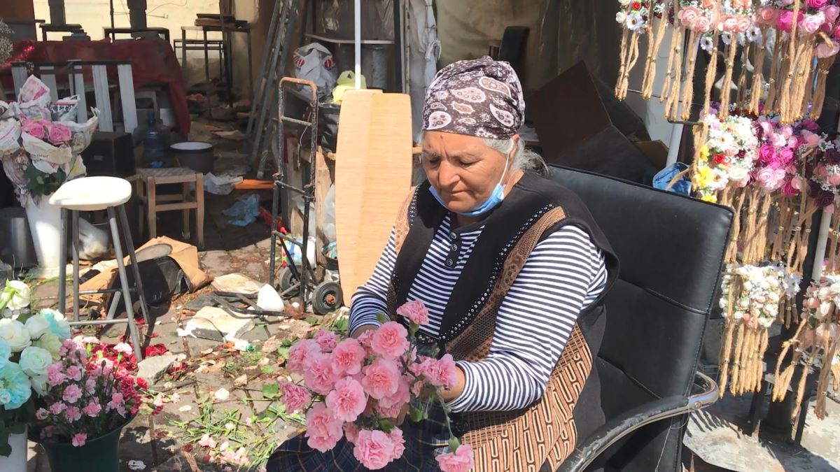 Taksim'in çiçekçileri 4 yıl sonra yeni yerine taşındı