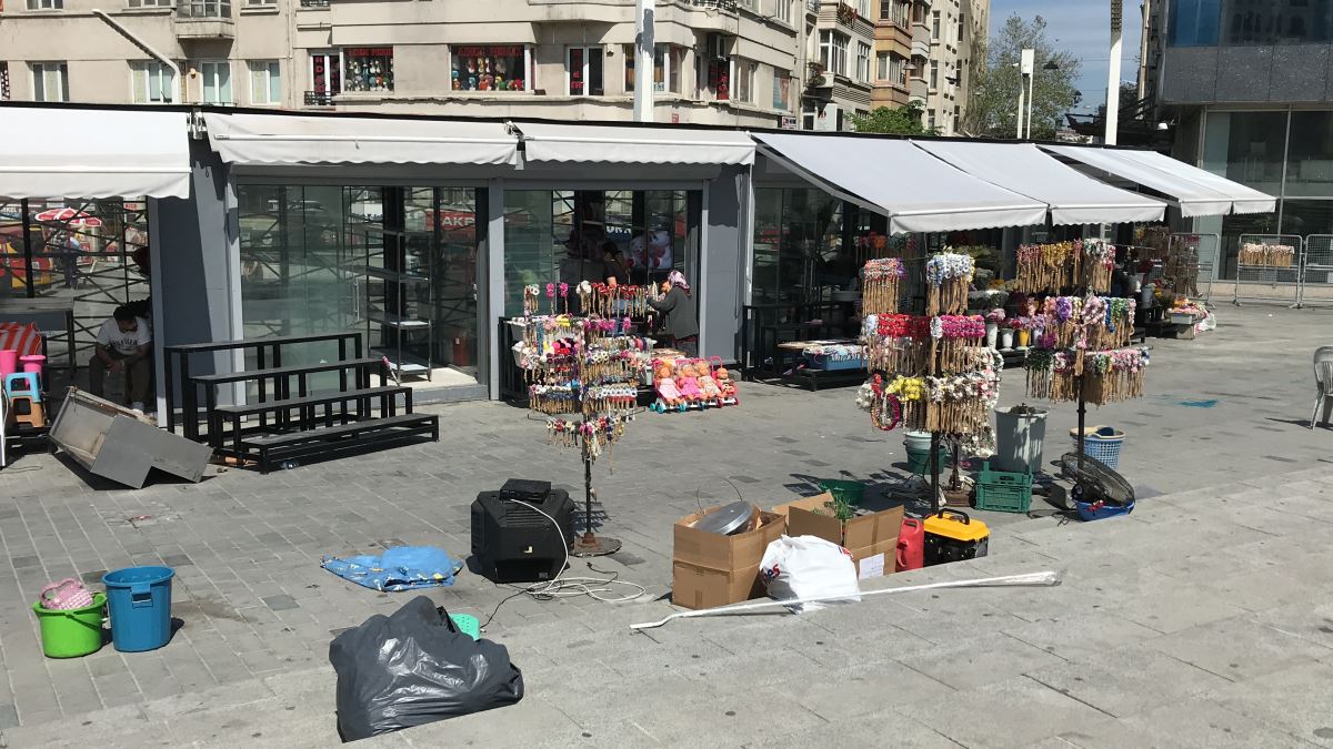 Taksim'in çiçekçileri 4 yıl sonra yeni yerine taşındı