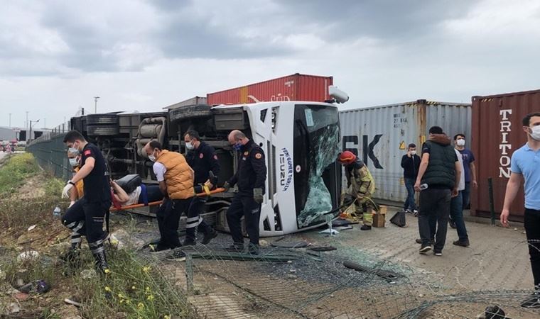 Son dakika... İşçi servisi takla attı: 1 ölü, 20 yaralı!