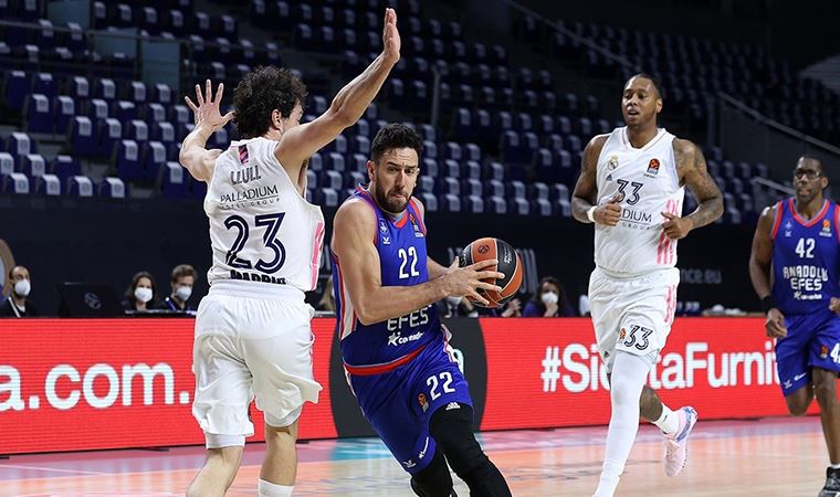 Anadolu Efes, Final Four bileti için parkeye çıkıyor