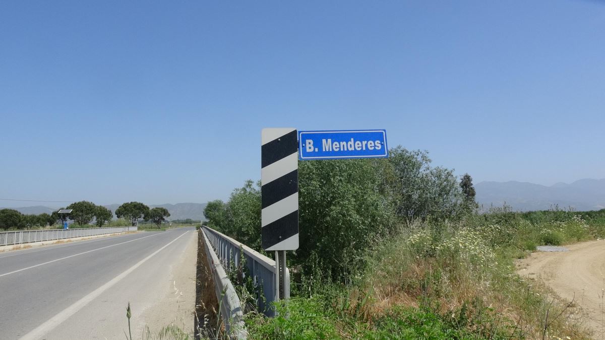 İlk kez böyle görüntülendi, Büyük Menderes Nehri kurudu