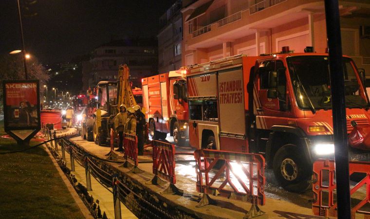 Bebek sahilde demirli lüks teknede yangın