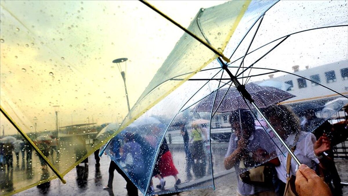 Meteoroloji'den son hava durumu raporu: Doğuda sağanak, batıda poyraz etkili olacak