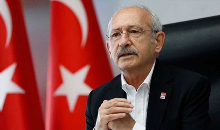 Kılıçdaroğlu yıllar öncesinden bir fotoğrafla Anneler Günü'nü kutladı