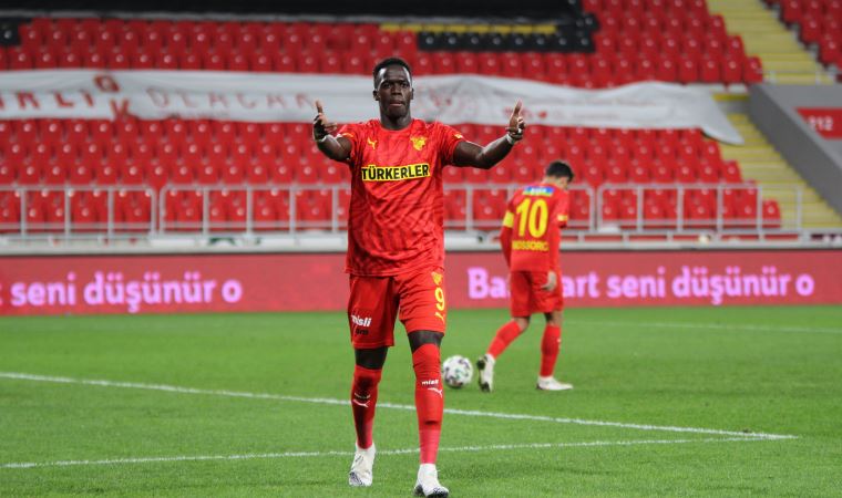 Göztepe, Cherif Ndiaye ile sözleşme yeniledi