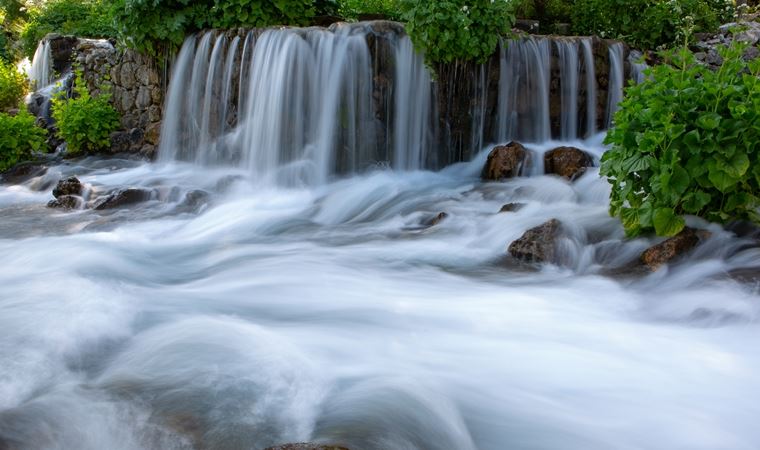 Munzur Gözeleri, güzelliğiyle turistlerin ilgi odağı