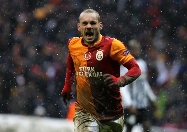 Galatasaray'ın eski yıldızı Wesley Sneijder teknik direktörlüğe hazırlanıyor