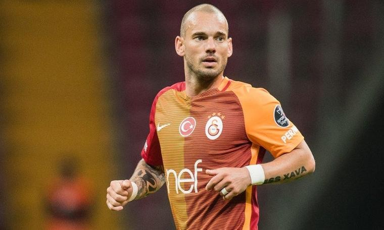 Galatasaray'ın eski yıldızı Wesley Sneijder teknik direktörlüğe hazırlanıyor