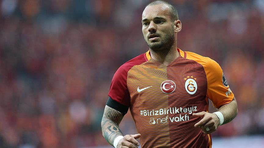 Galatasaray'ın eski yıldızı Wesley Sneijder teknik direktörlüğe hazırlanıyor