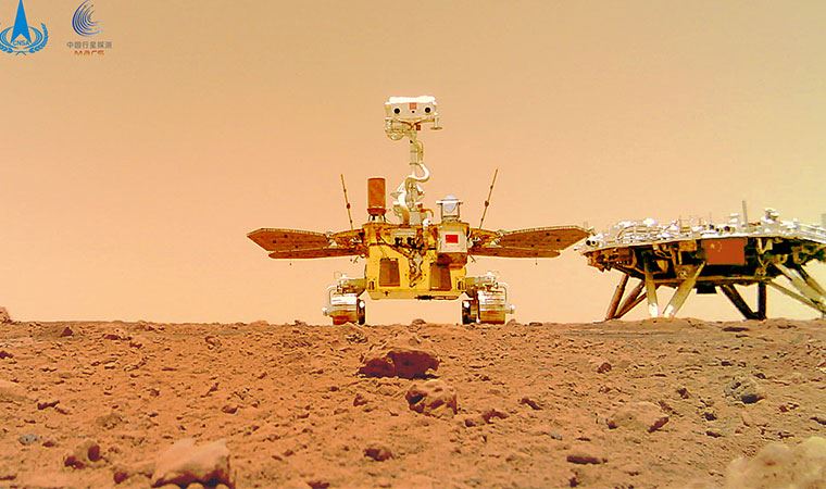 Çin’in Mars keşif aracı Zhurong, Kızıl Gezegen’den fotoğraf gönderdi