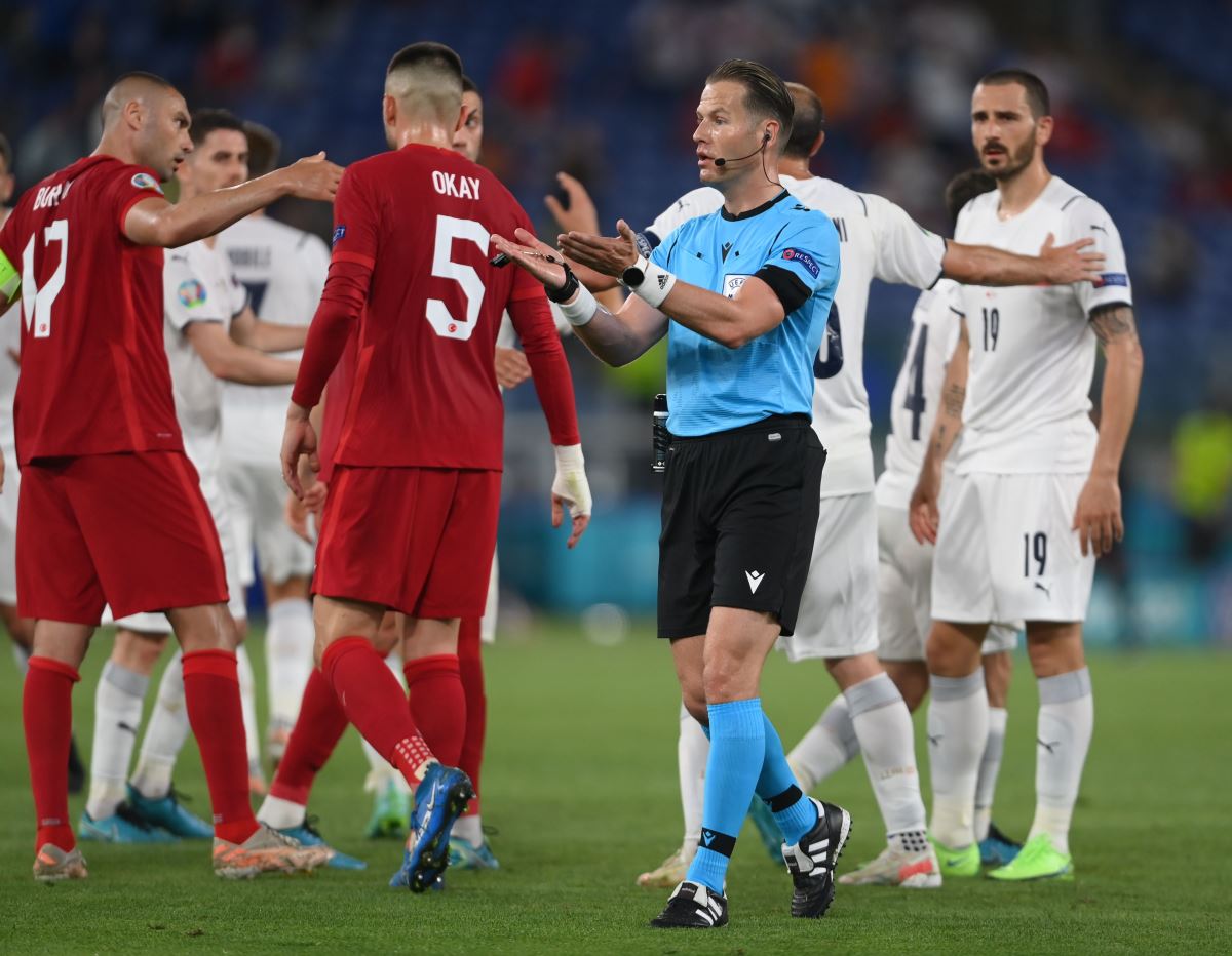 Türkiye İtalya'ya 3-0 mağlup oldu