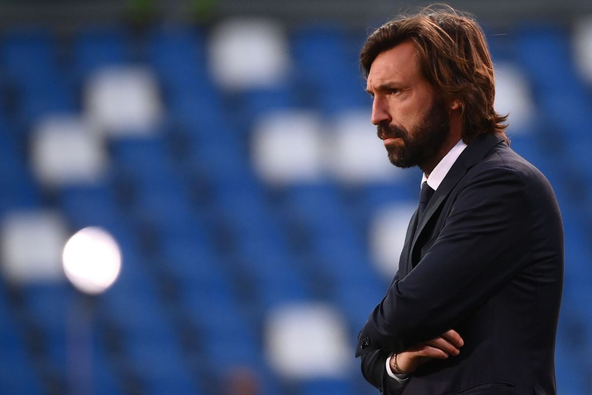 Fenerbahçe'de hoca arayışı devam ederken Pirlo'ya teklif götürüldüğü iddia edildi